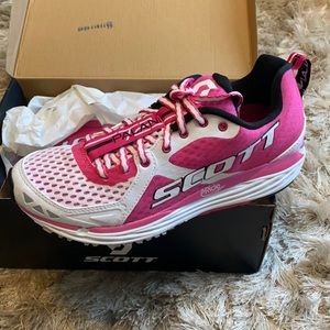 Scott Running Shoes: pink & sz 7